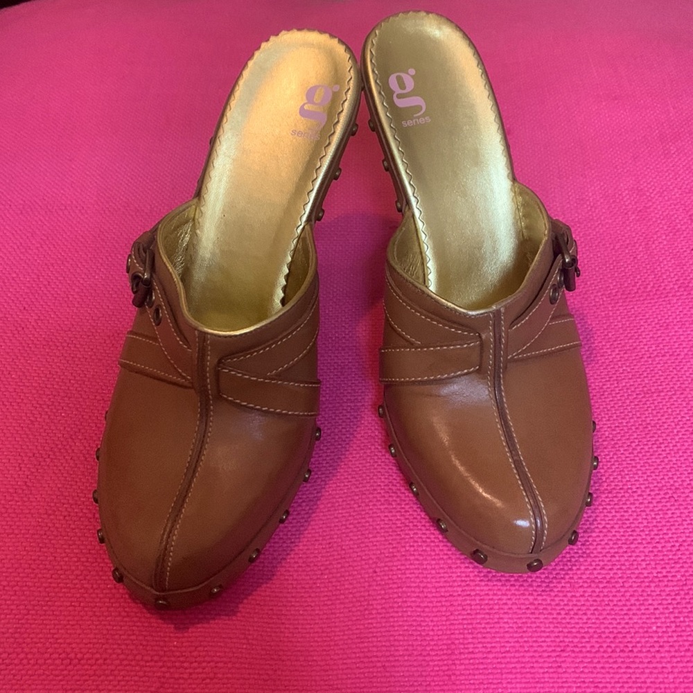 G Series slip on Mules, comfortable and look great with jeans or a skirt.